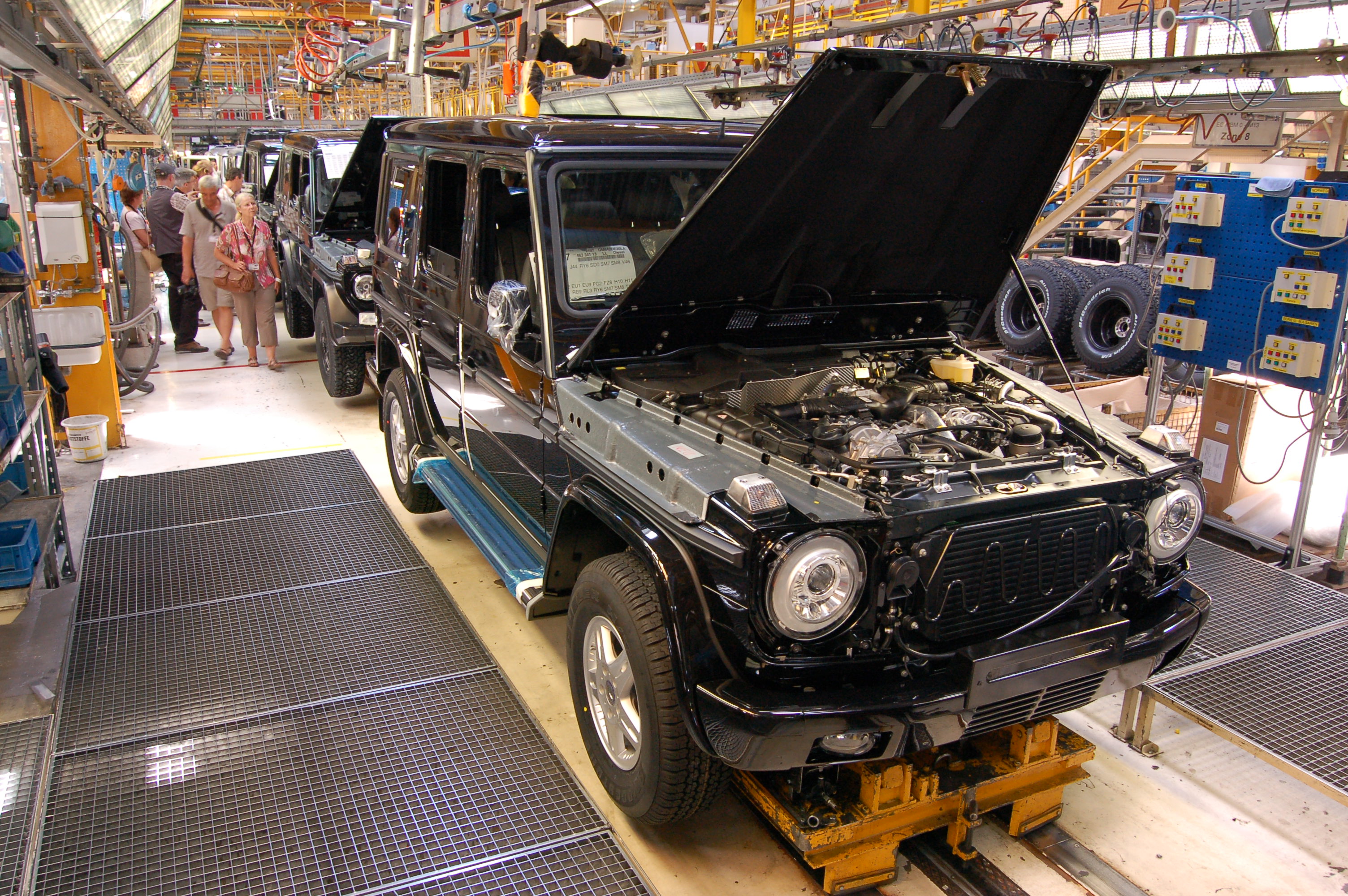 G-Class_assembly,_2009_(34)